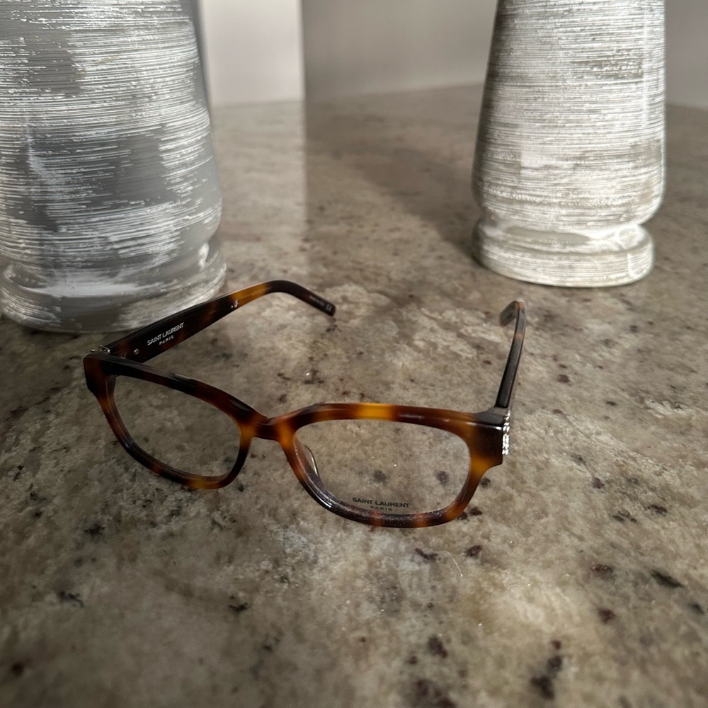 Authentic YSL saint, Lauren frames. Like new, stunning and sophisticated.